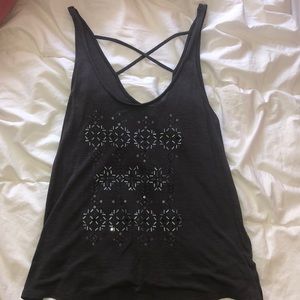 grey tank top